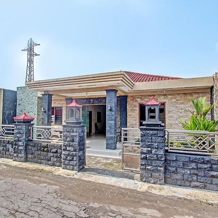 Oyo 91353 Hotel Surya Andesa Klaten Екстер'єр фото