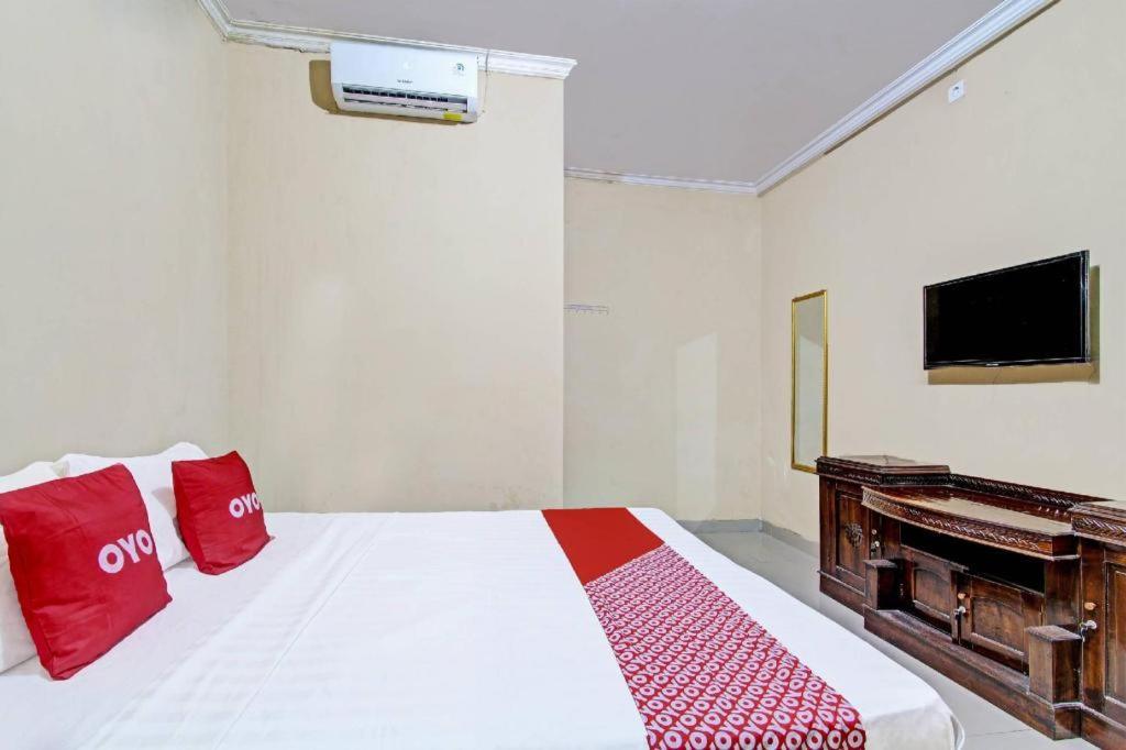 Oyo 91353 Hotel Surya Andesa Klaten Екстер'єр фото