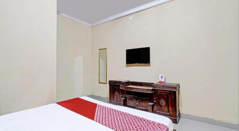 Oyo 91353 Hotel Surya Andesa Klaten Екстер'єр фото