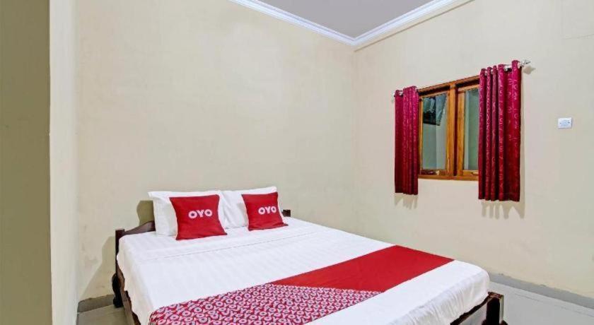 Oyo 91353 Hotel Surya Andesa Klaten Екстер'єр фото