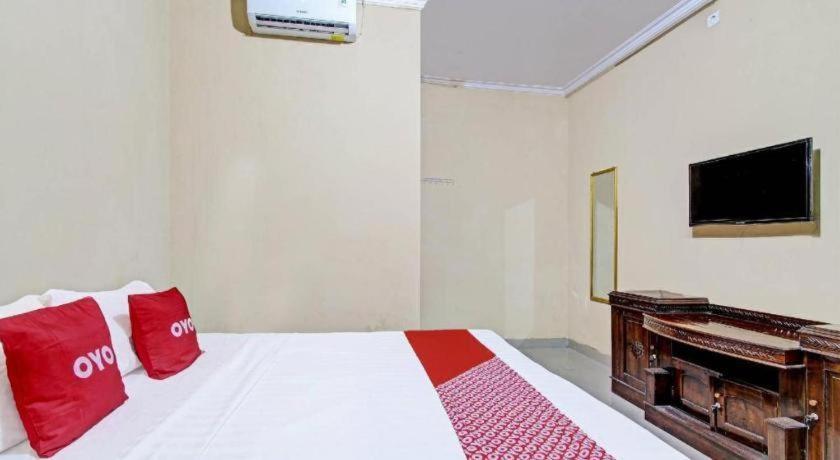 Oyo 91353 Hotel Surya Andesa Klaten Екстер'єр фото
