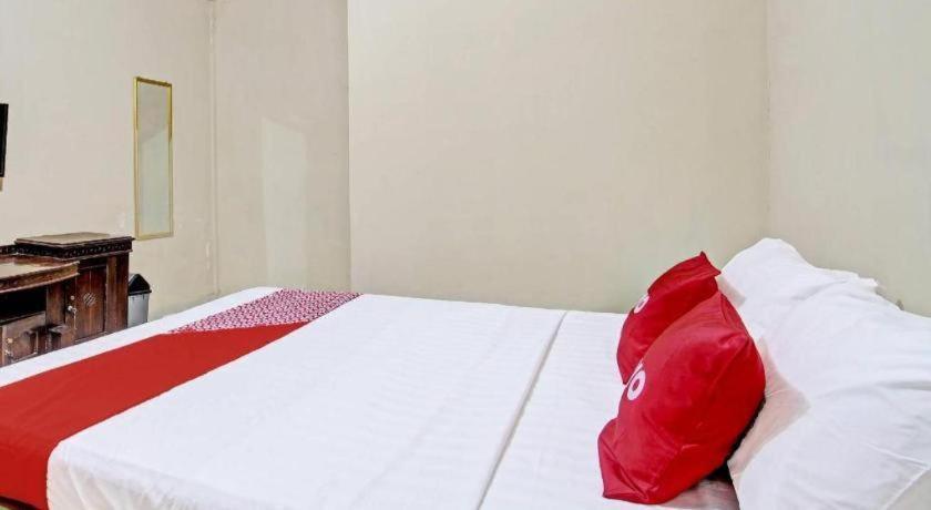Oyo 91353 Hotel Surya Andesa Klaten Екстер'єр фото